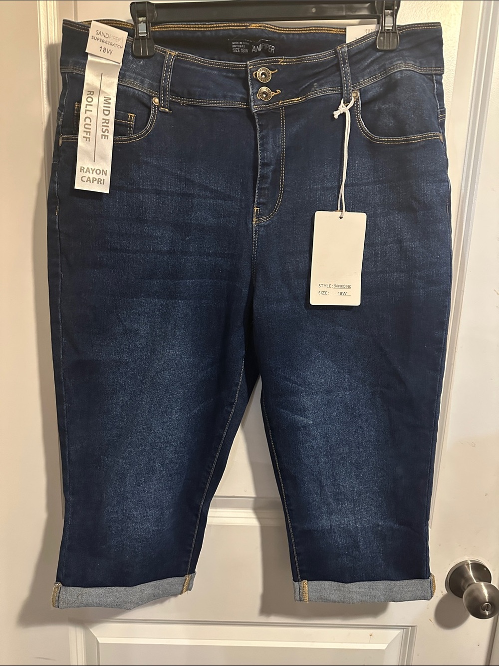 Mid-Rise Dark Blue Roll-Cuff Capri Jeans/Jeggings